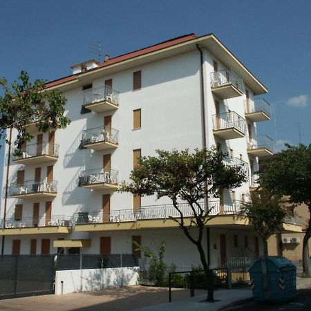Condominio Michelangelo-Solo Per Famiglie- Walterigato Apartments Lido di Jesolo Luaran gambar